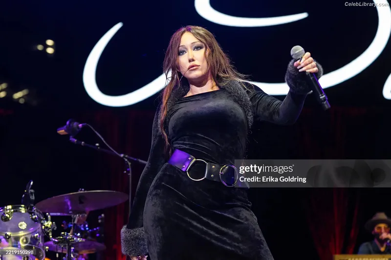 Noah Cyrus photo 12 of 908