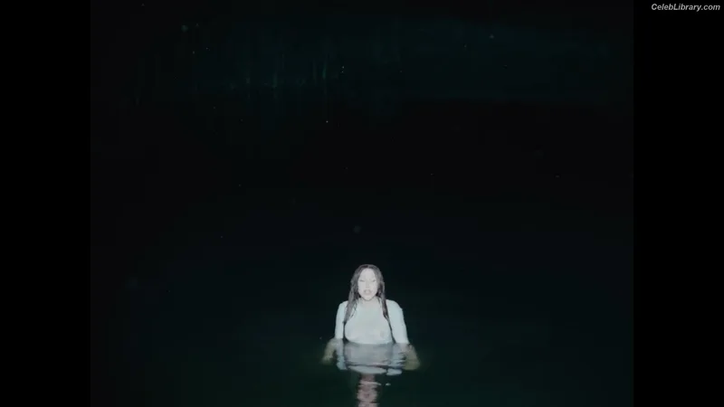 Noah Cyrus photo 22 of 908