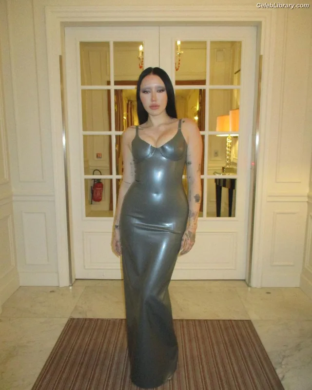 Noah Cyrus photo 18 of 908