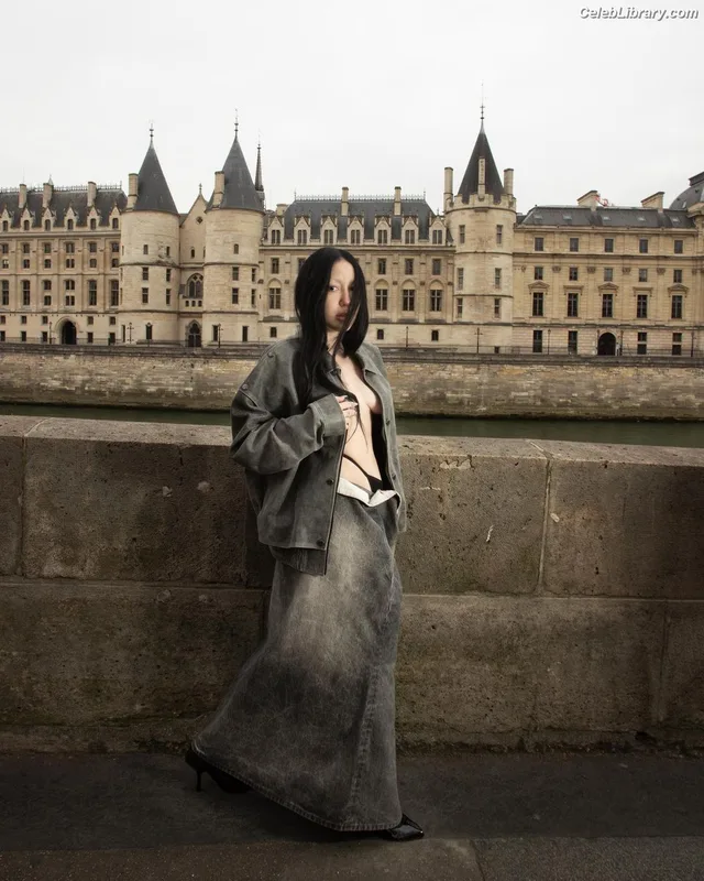 Noah Cyrus photo 19 of 908