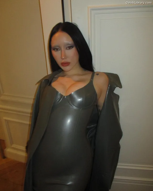 Noah Cyrus photo 24 of 908