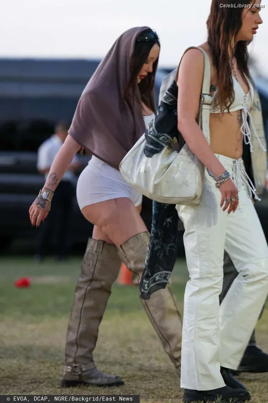 Noah Cyrus photo 11 of 908
