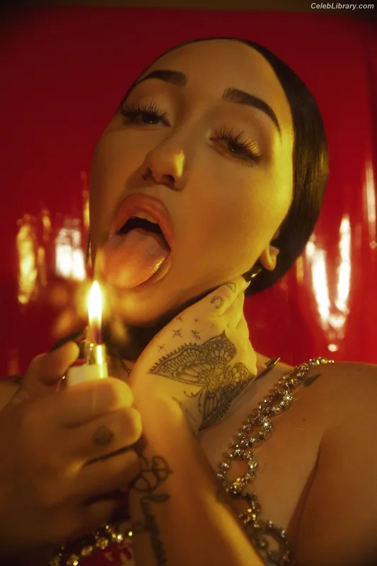 Noah Cyrus photo 21 of 908