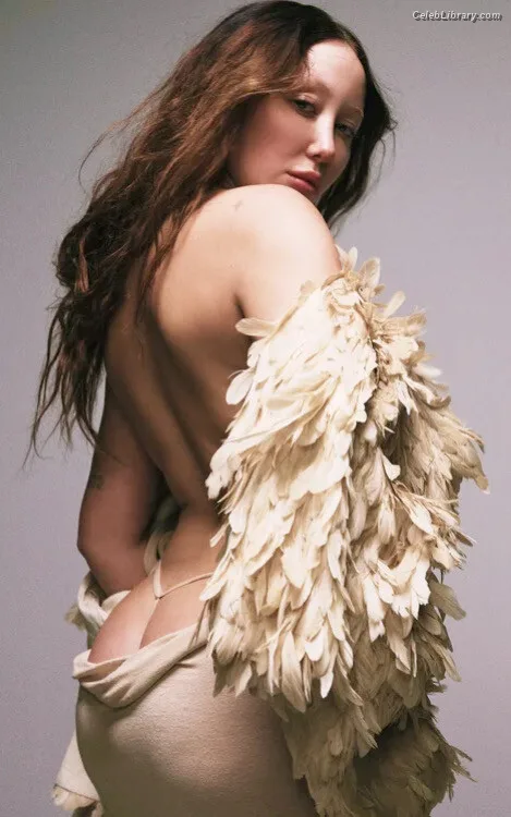 Noah Cyrus photo 24 of 908