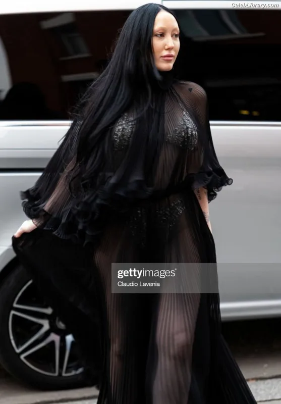Noah Cyrus photo 17 of 908