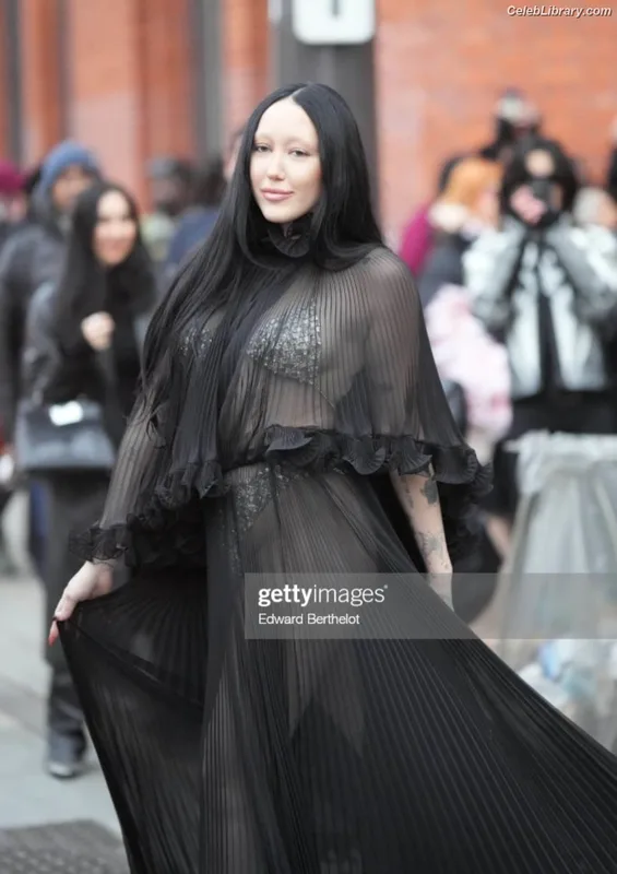 Noah Cyrus photo 20 of 908