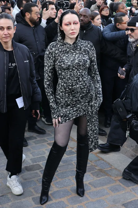 Noah Cyrus photo 5 of 908