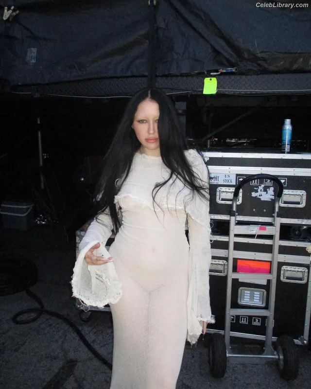 Noah Cyrus photo 19 of 908