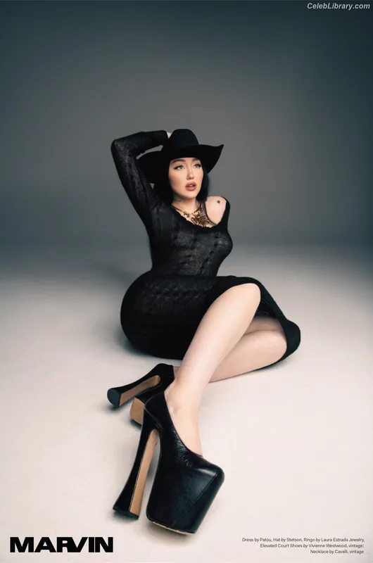 Noah Cyrus photo 7 of 908