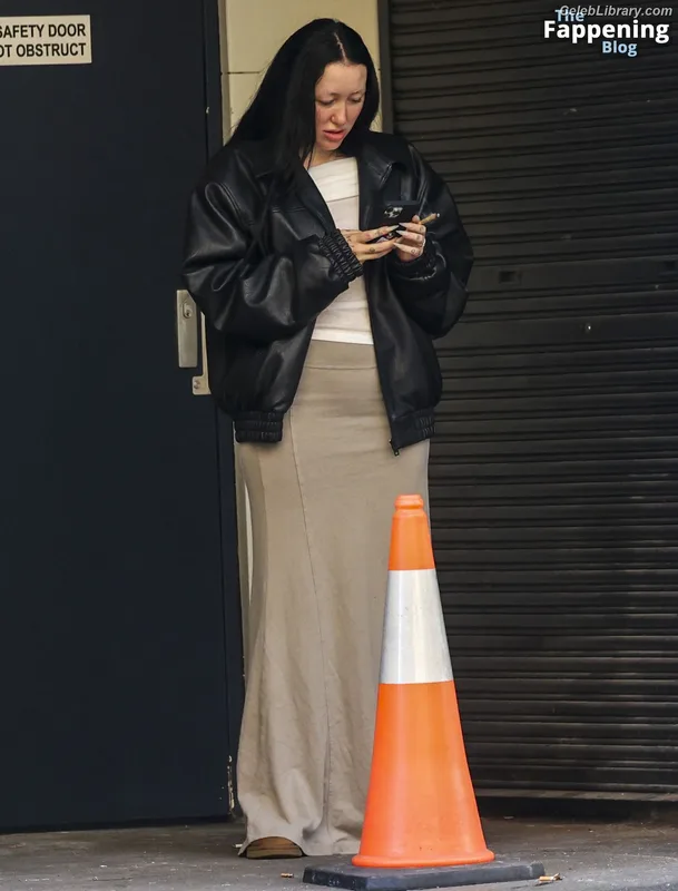 Noah Cyrus photo 5 of 908