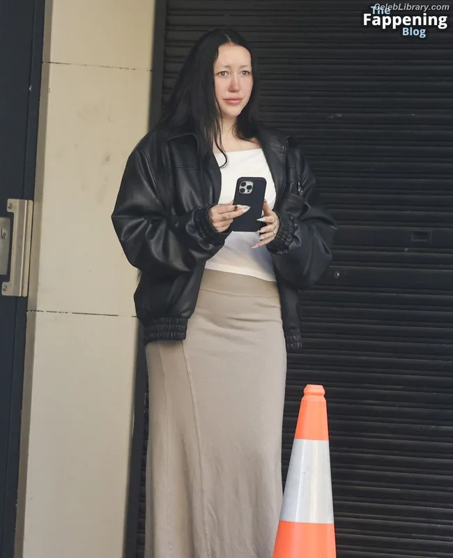 Noah Cyrus photo 12 of 908