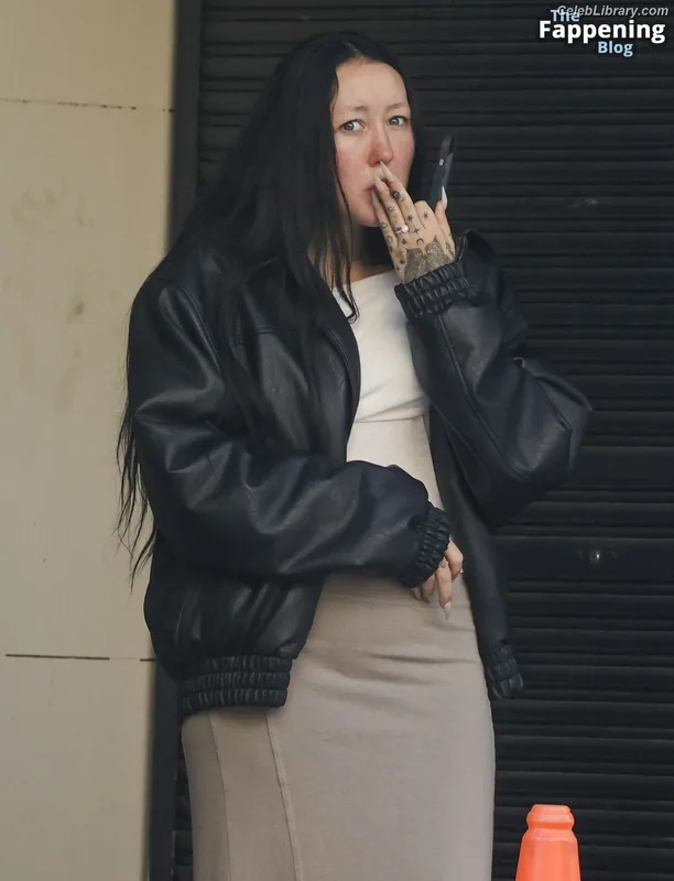 Noah Cyrus photo 13 of 908