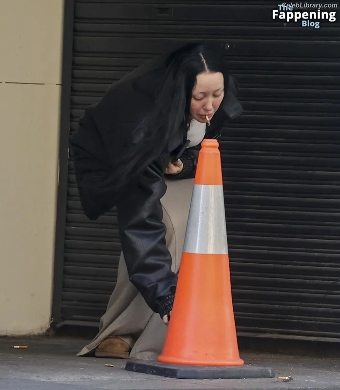 Noah Cyrus photo 15 of 908