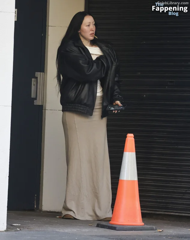 Noah Cyrus photo 16 of 908
