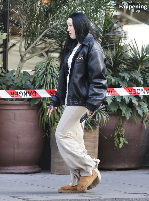 Noah Cyrus photo 23 of 908