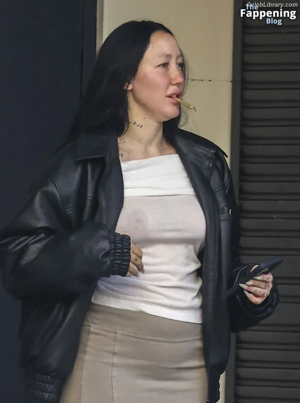 Noah Cyrus photo 24 of 908