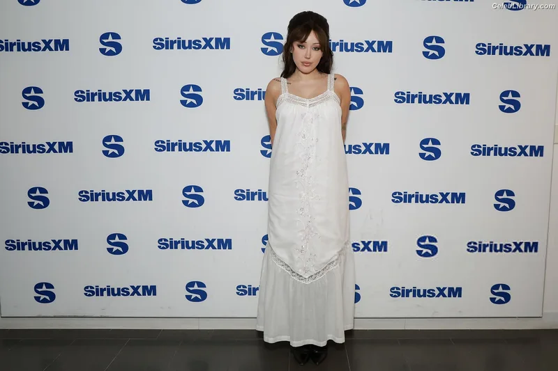Noah Cyrus photo 18 of 908