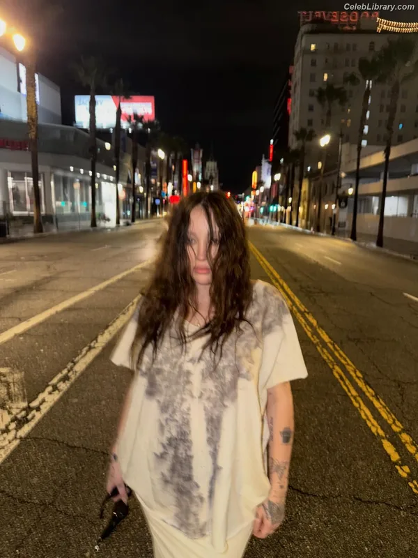 Noah Cyrus photo 19 of 908