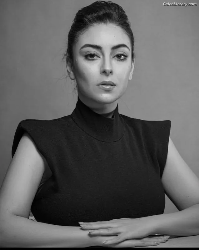Noha Abdin photo 16 of 101