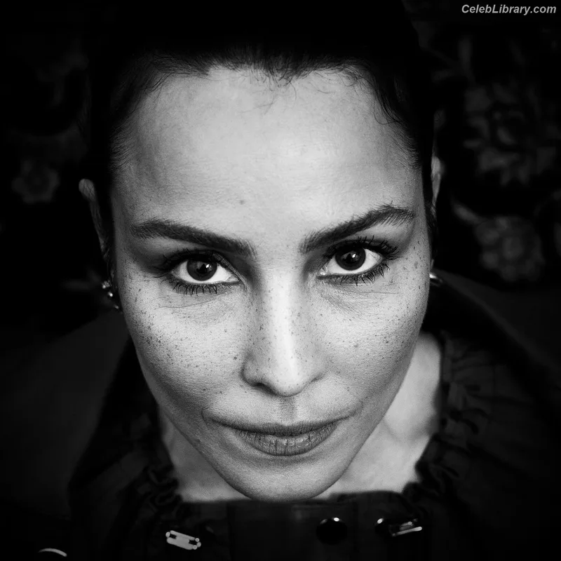 Noomi Rapace photo 1 of 26