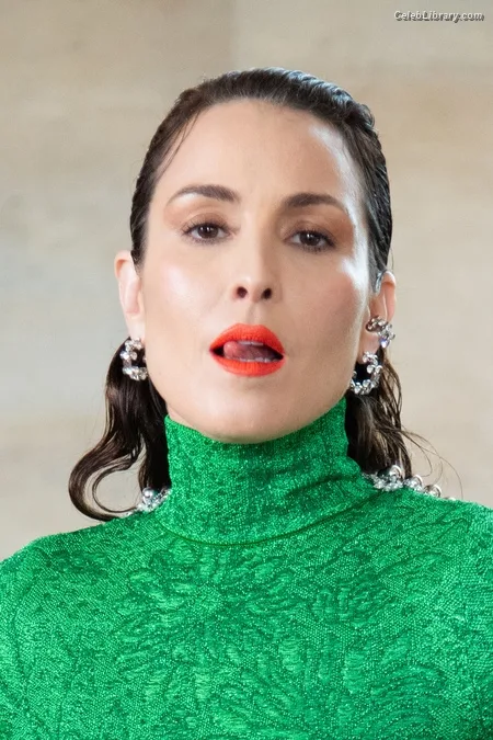 Noomi Rapace photo 4 of 26