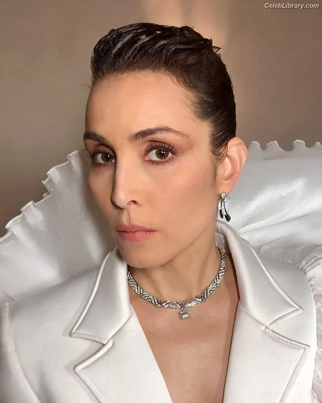 Noomi Rapace photo 14 of 26