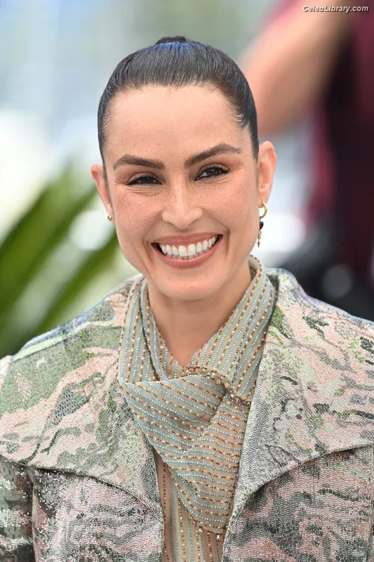 Noomi Rapace photo 21 of 26