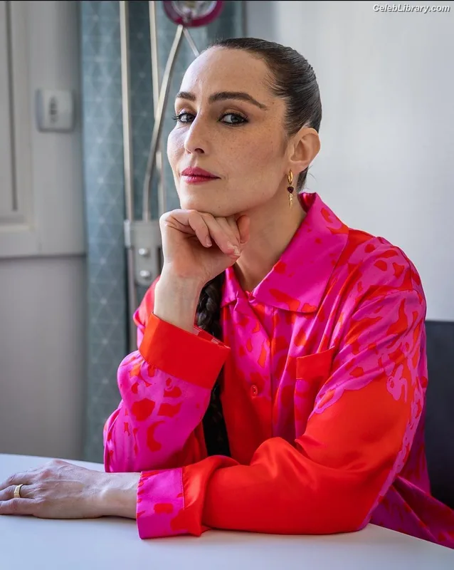 Noomi Rapace photo 22 of 26