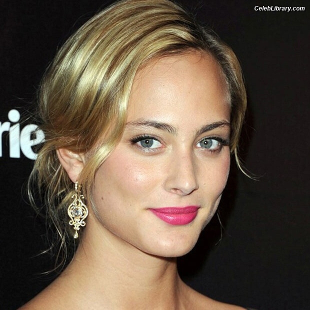 Nora Arnezeder photo 9 of 66