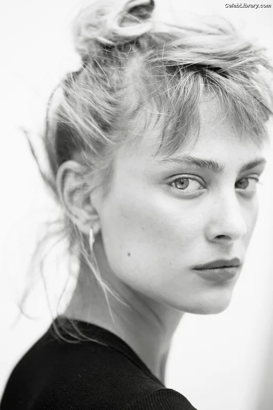 Nora Arnezeder photo 16 of 66