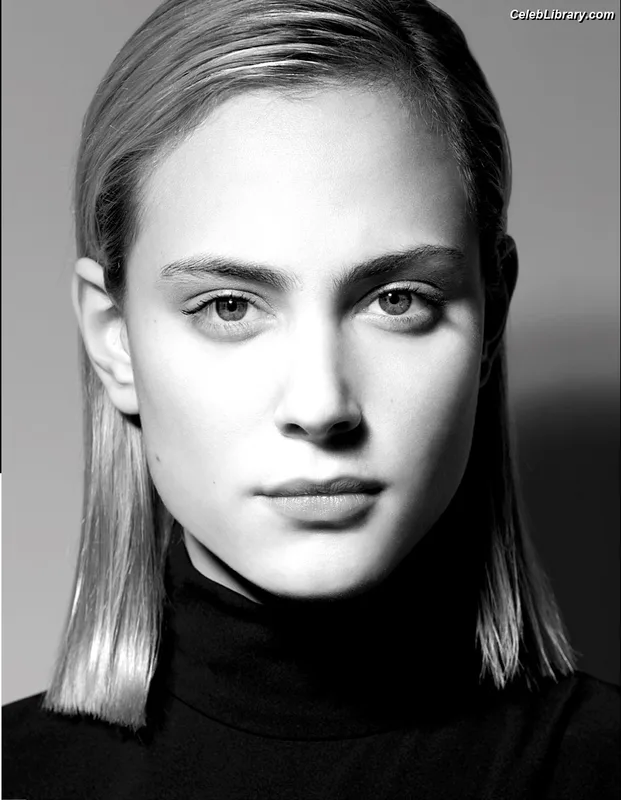 Nora Arnezeder photo 17 of 66