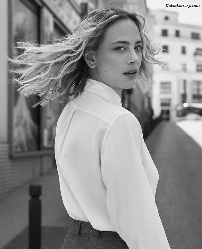 Nora Arnezeder photo 15 of 66