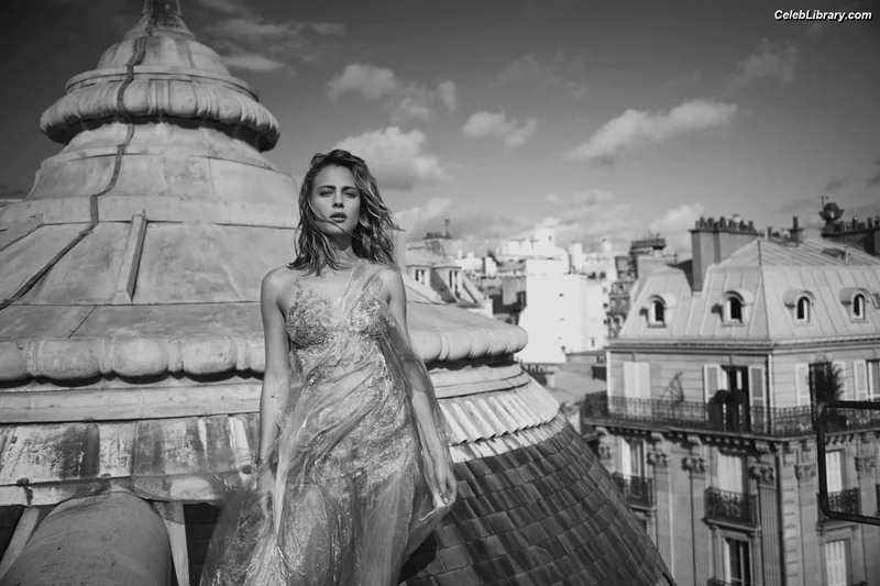 Nora Arnezeder photo 16 of 66