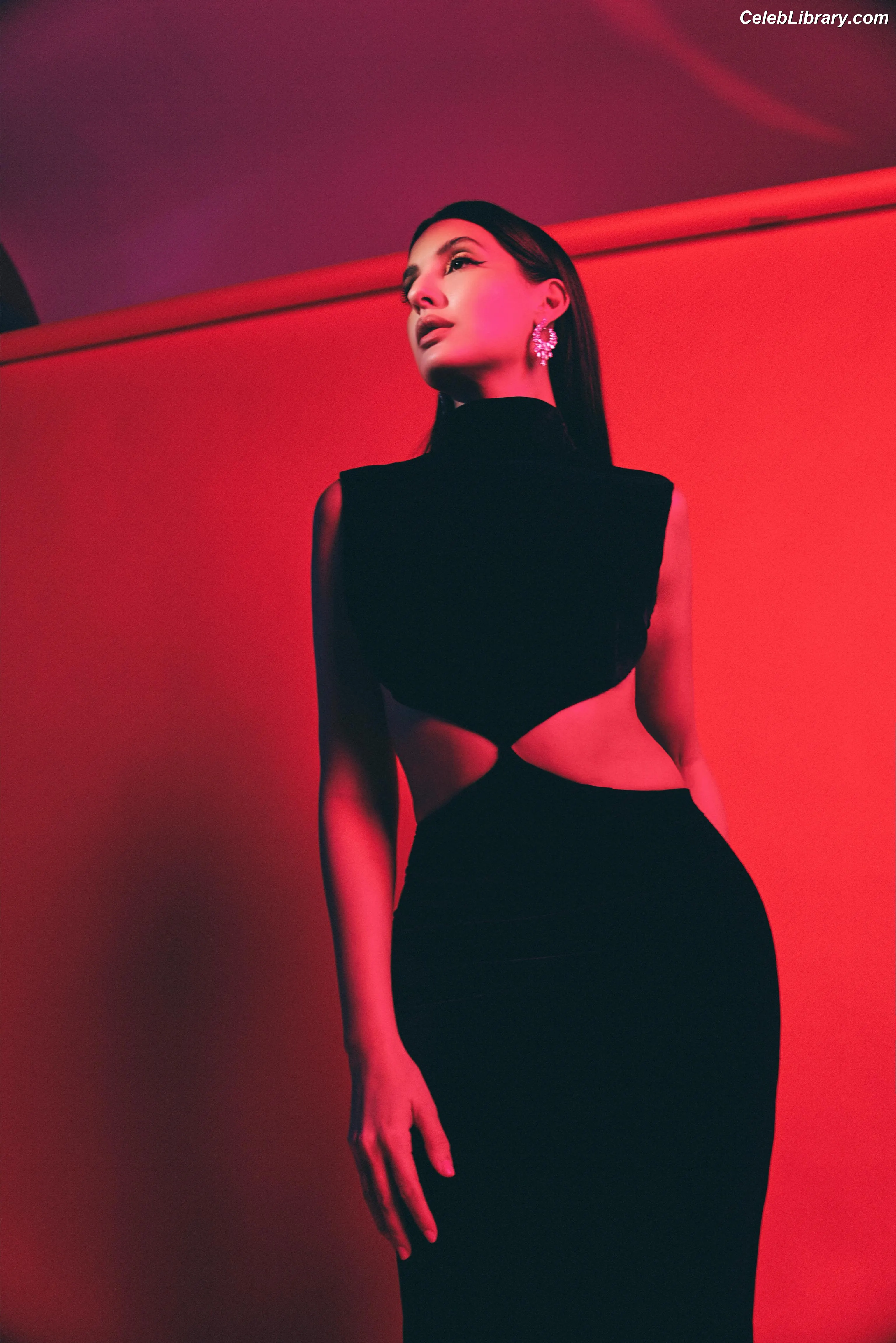 Nora Fatehi photo 8 of 378