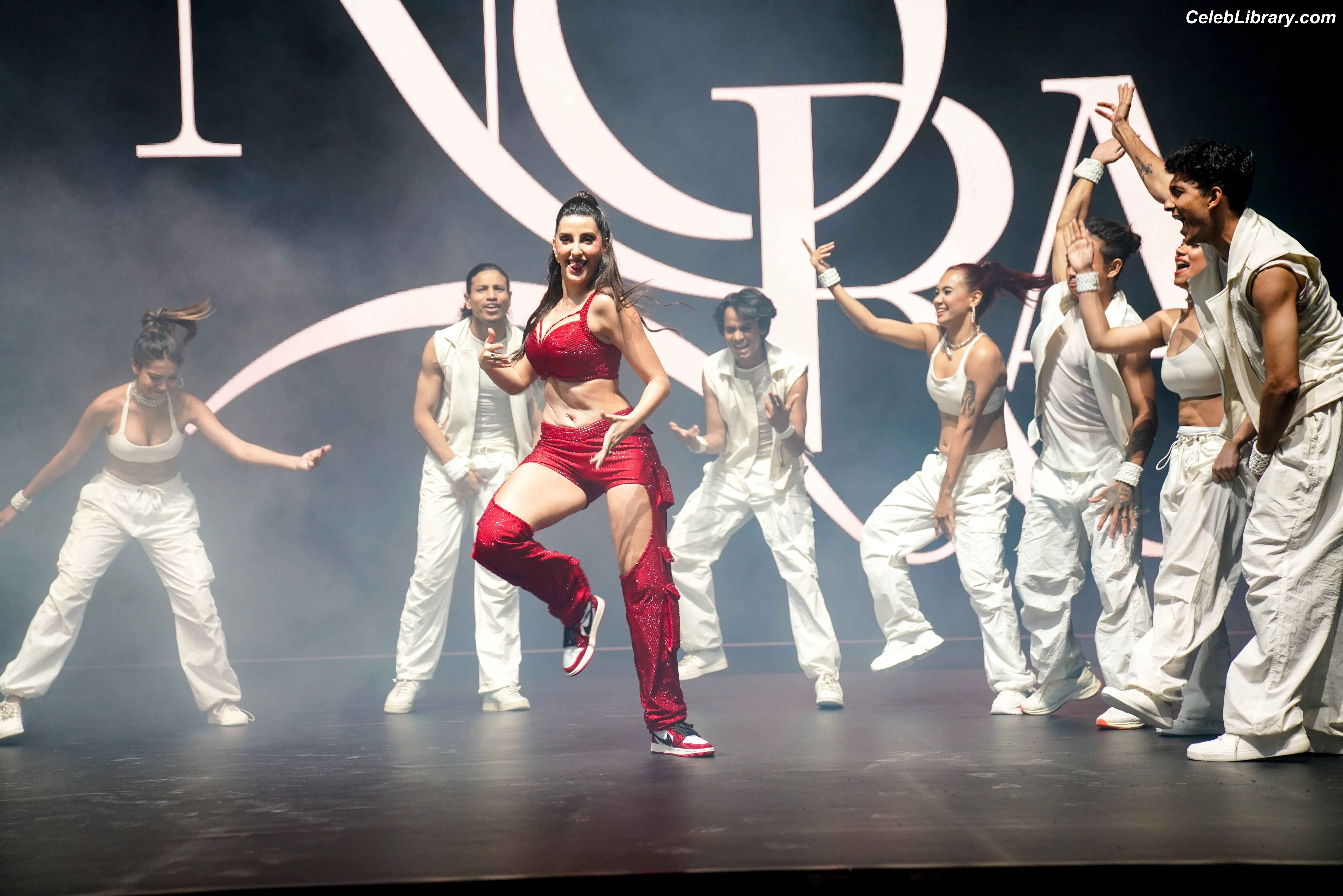 Nora Fatehi photo 9 of 378