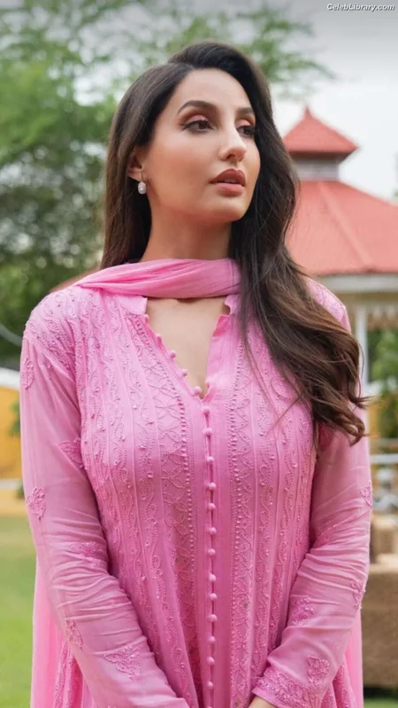 Nora Fatehi photo 2 of 379