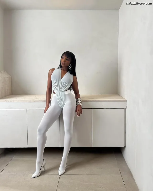 Normani photo 1 of 520