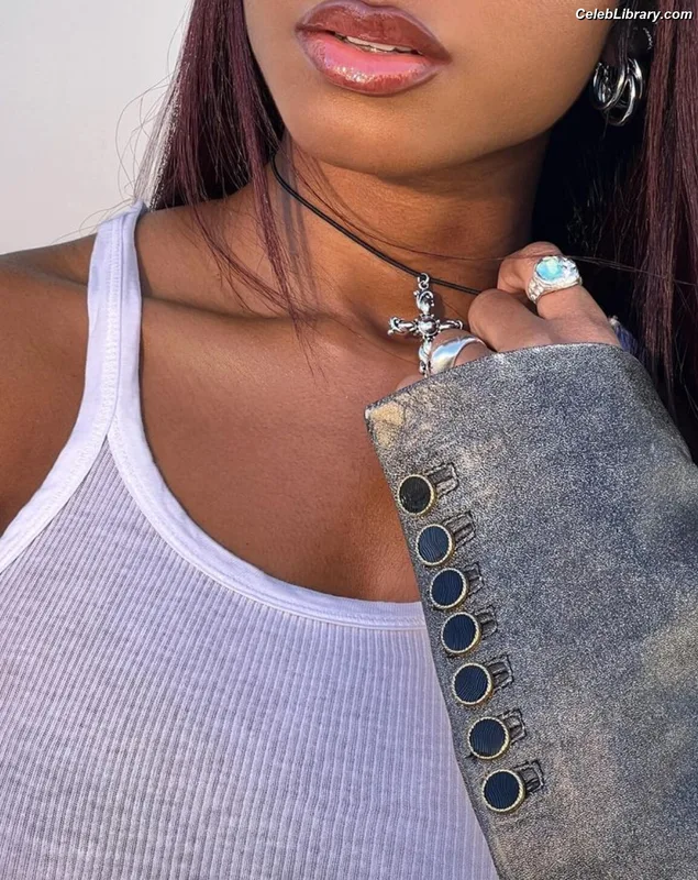 Normani photo 3 of 520