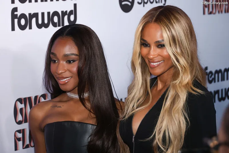 Normani photo 1 of 520