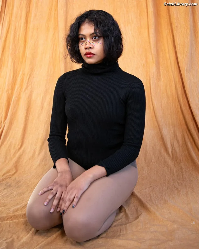 Nuha Jes Izman photo 3 of 85