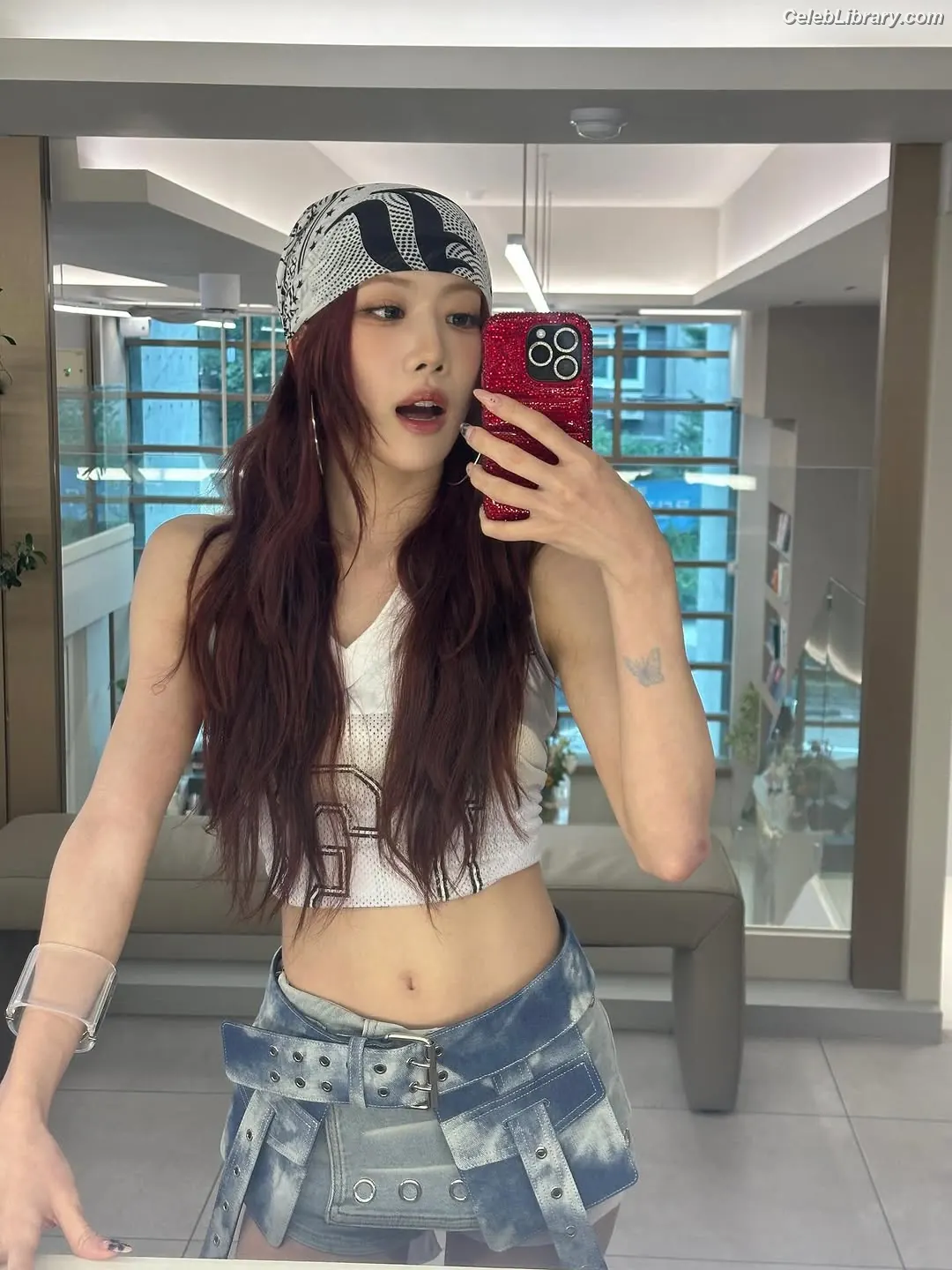 Odd Eye Circle photo 22 of 204