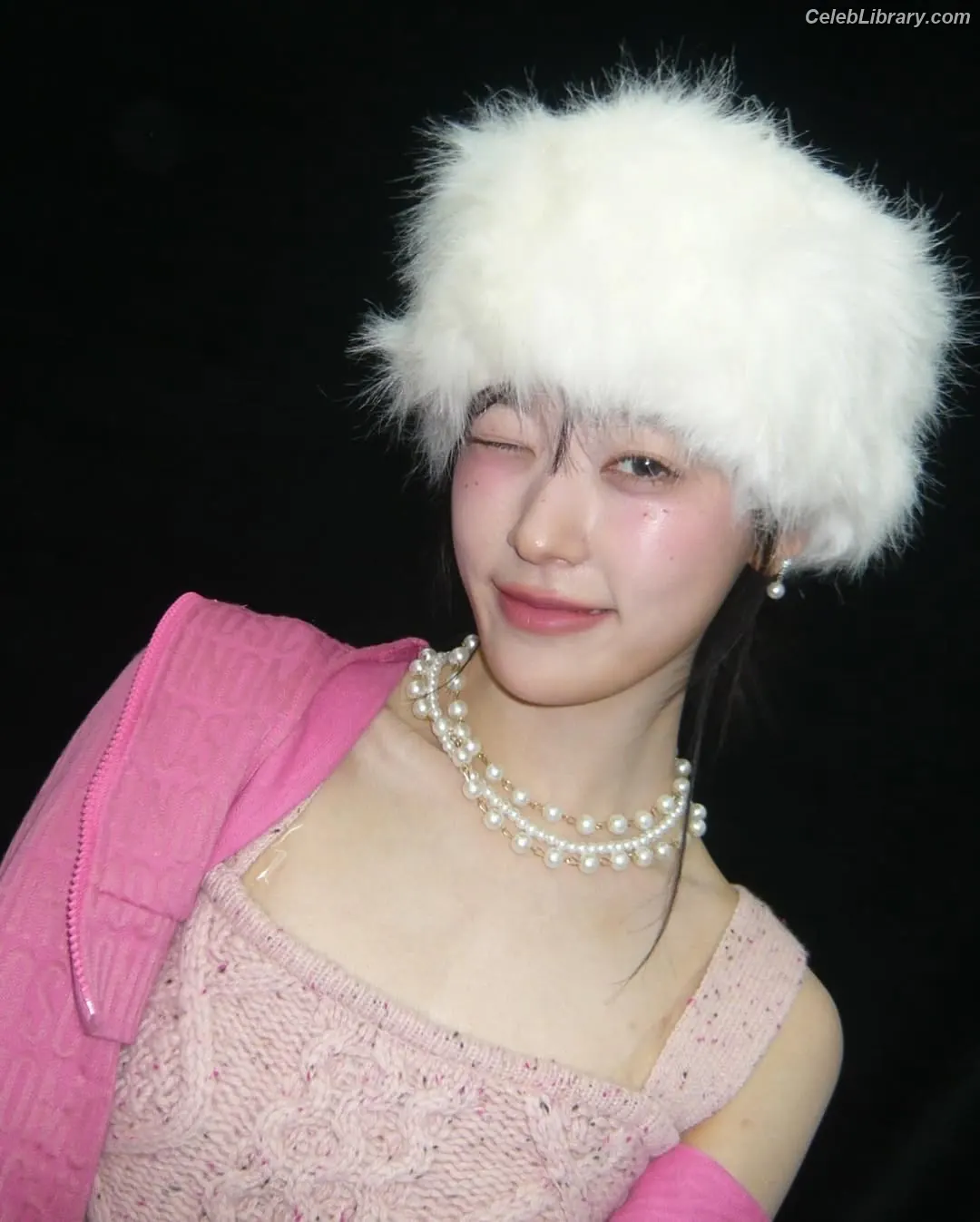 Odd Eye Circle photo 21 of 204