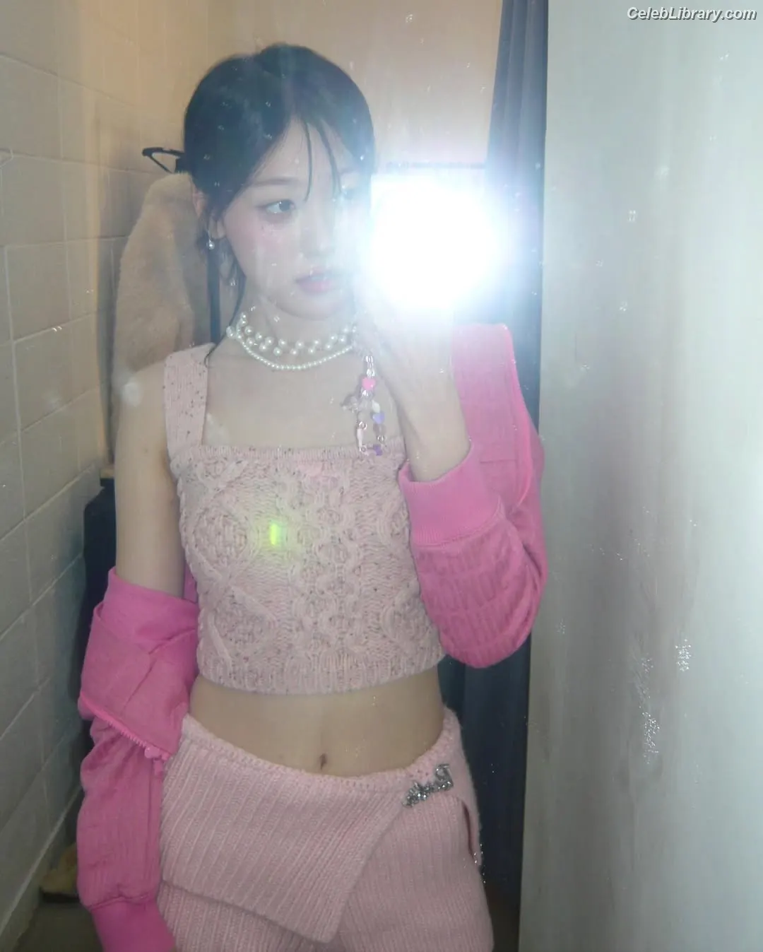 Odd Eye Circle photo 1 of 204