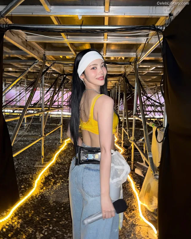 Odd Eye Circle photo 7 of 205