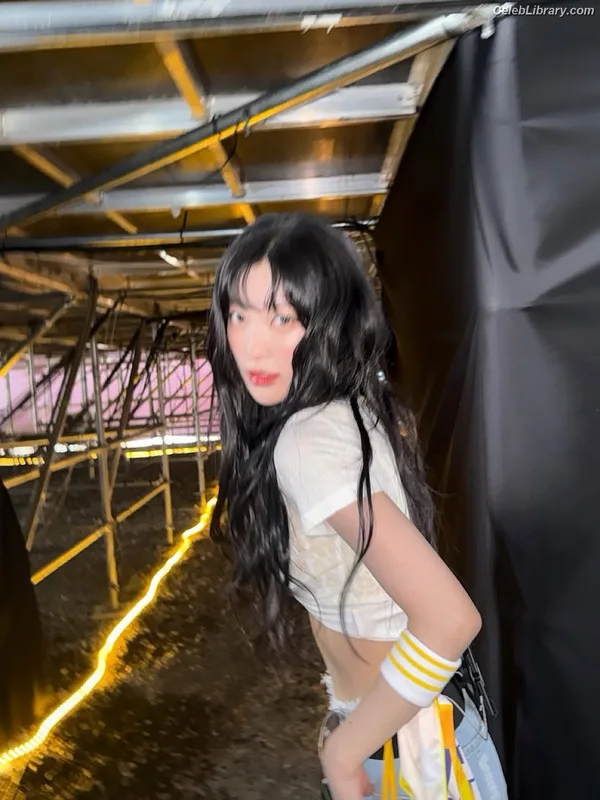 Odd Eye Circle photo 18 of 205