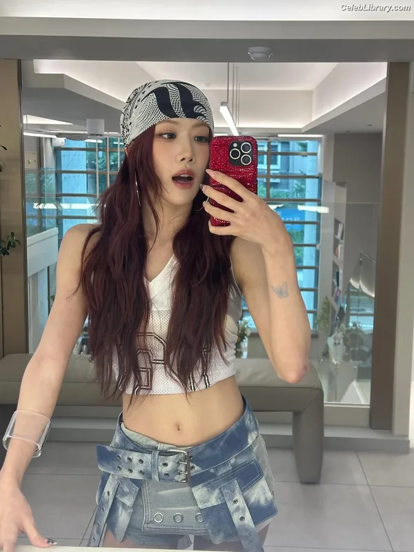 Odd Eye Circle photo 22 of 205
