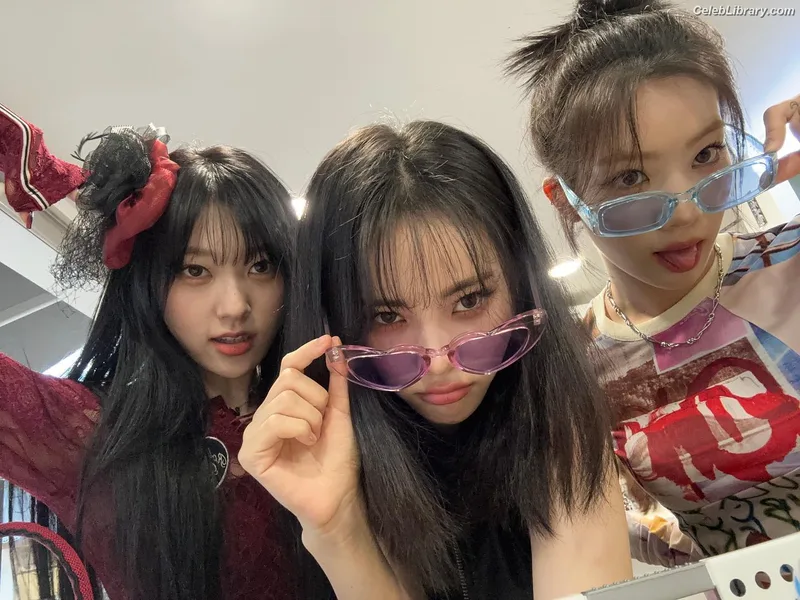 Odd Eye Circle photo 5 of 205