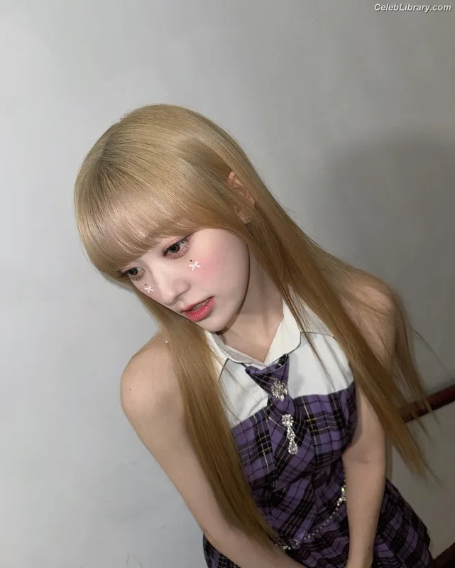 Odd Eye Circle photo 6 of 205