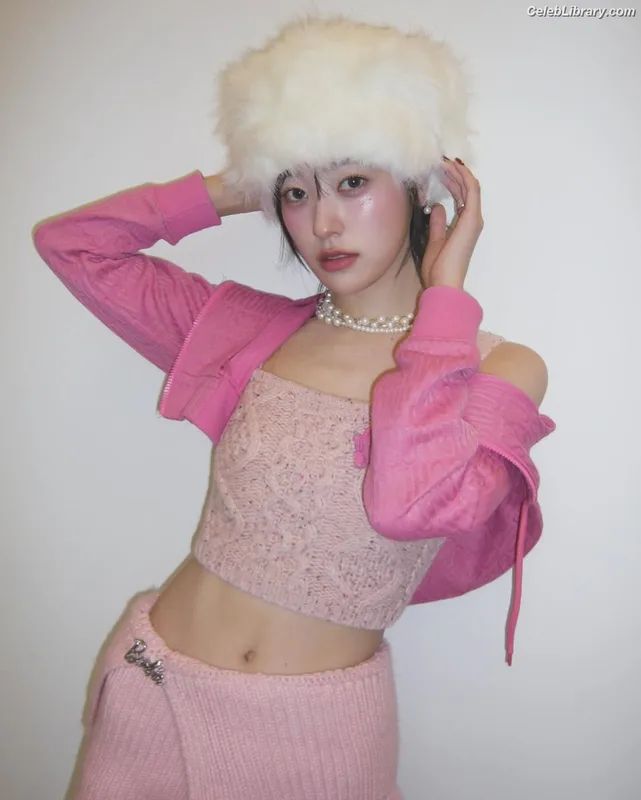Odd Eye Circle photo 7 of 205