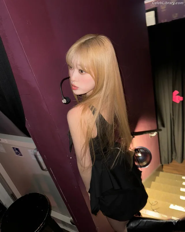 Odd Eye Circle photo 18 of 205